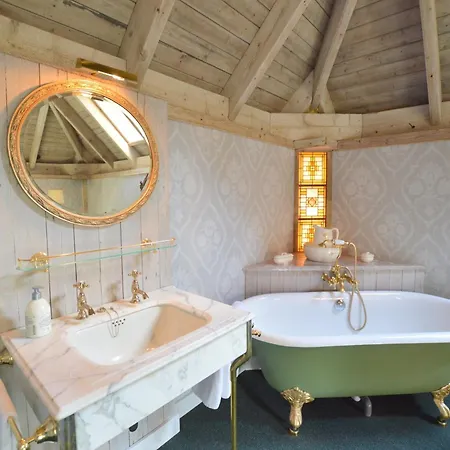 Cozy In With Sauna, Cleaning Included Volkel